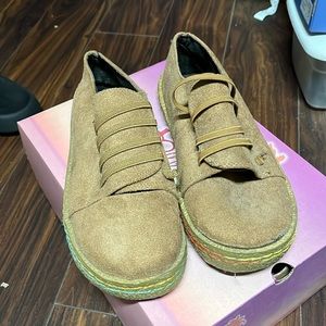 Not sure the brand ordered online but brown suede